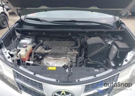 2015 Toyota Rav4 Le z USA, uszkodzony, nr VIN JTMBFREV3FJ024960